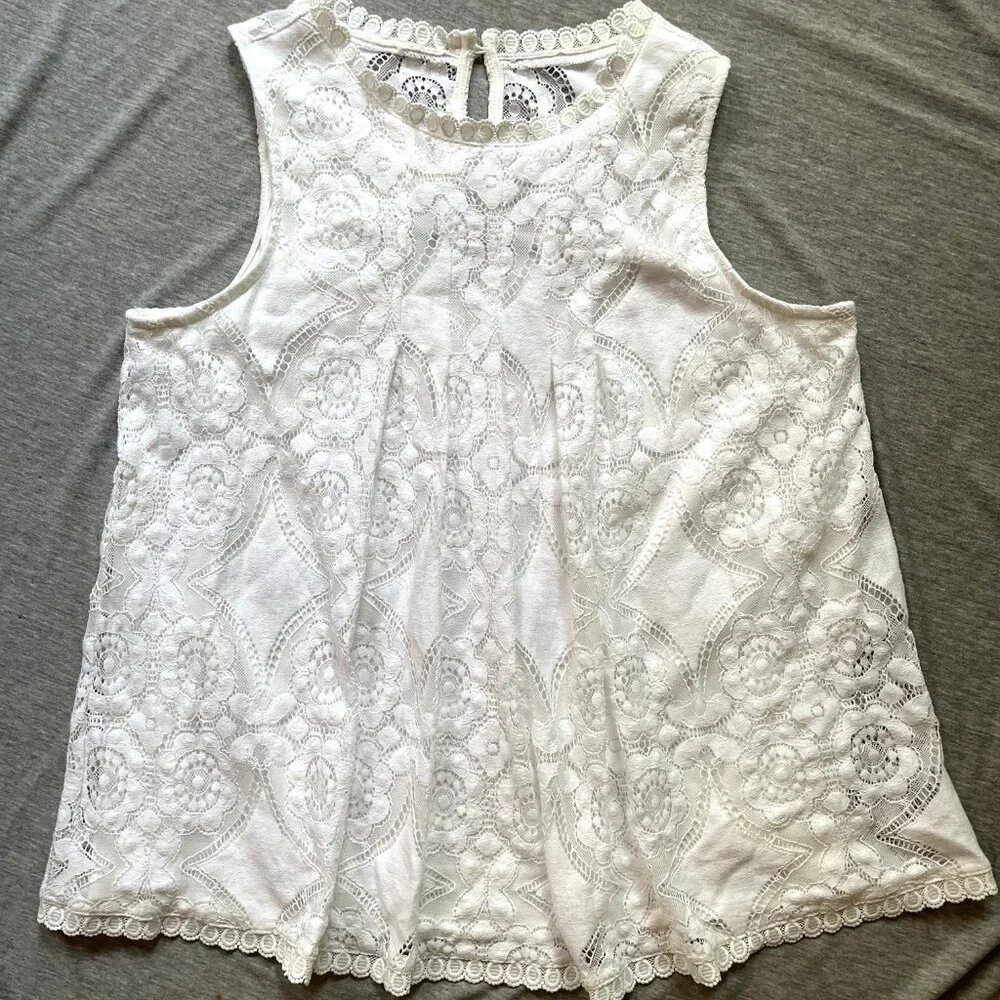 Doe & Rae White Floral Lace Sleeveless Tank
